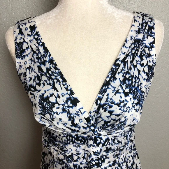 Nanette Lepore Shimmy Surplice V Neck Dress 6 - Picture 6 of 10